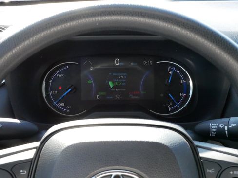 Certified 2025 Toyota RAV4 XLE image 21