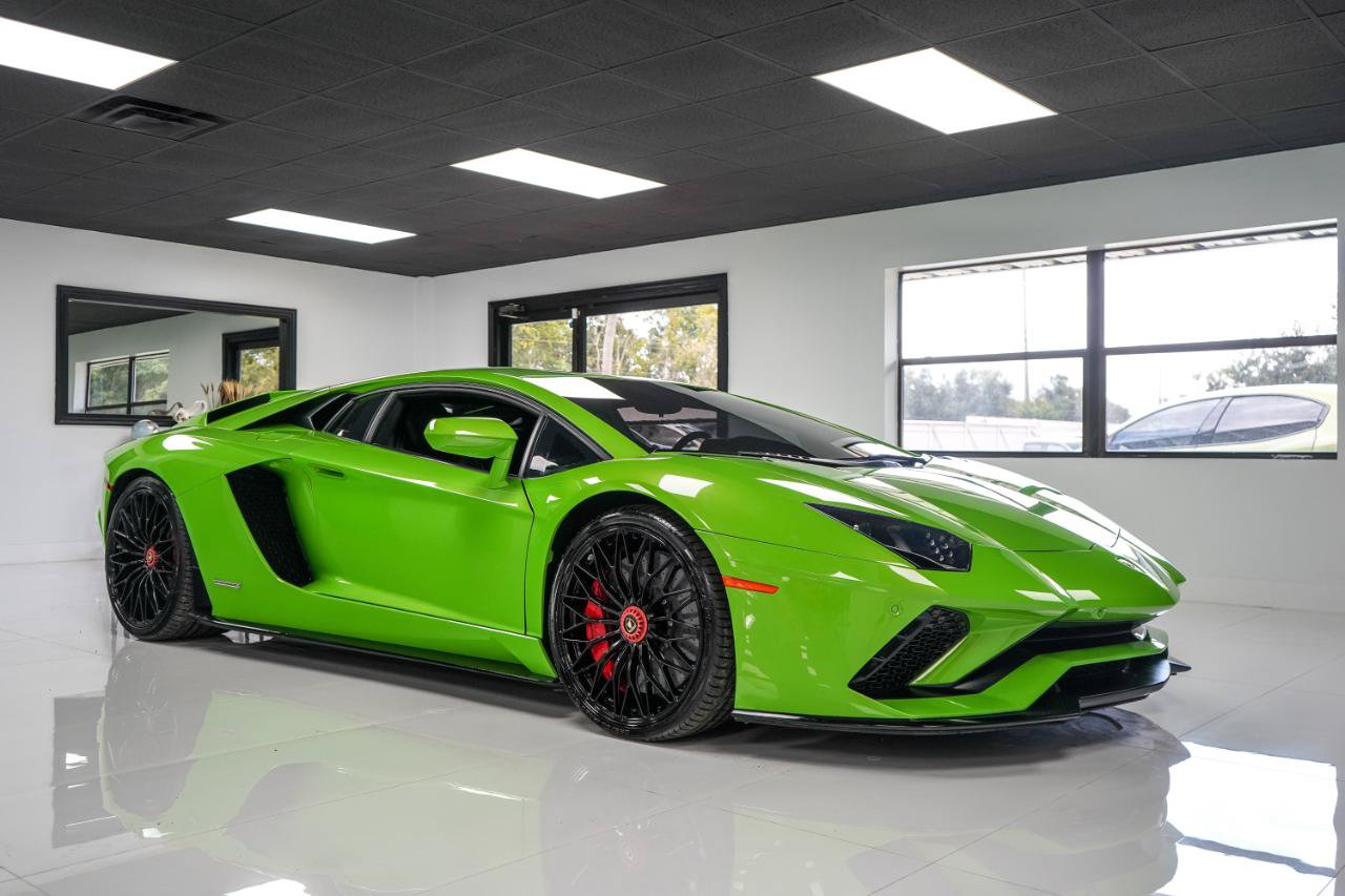 Used 2018 Lamborghini Aventador S AWD/4WD image 9
