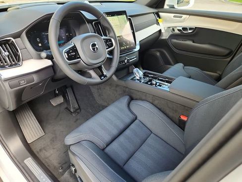New 2025 Volvo XC90 B6 Ultra w/ Protection Package image 9