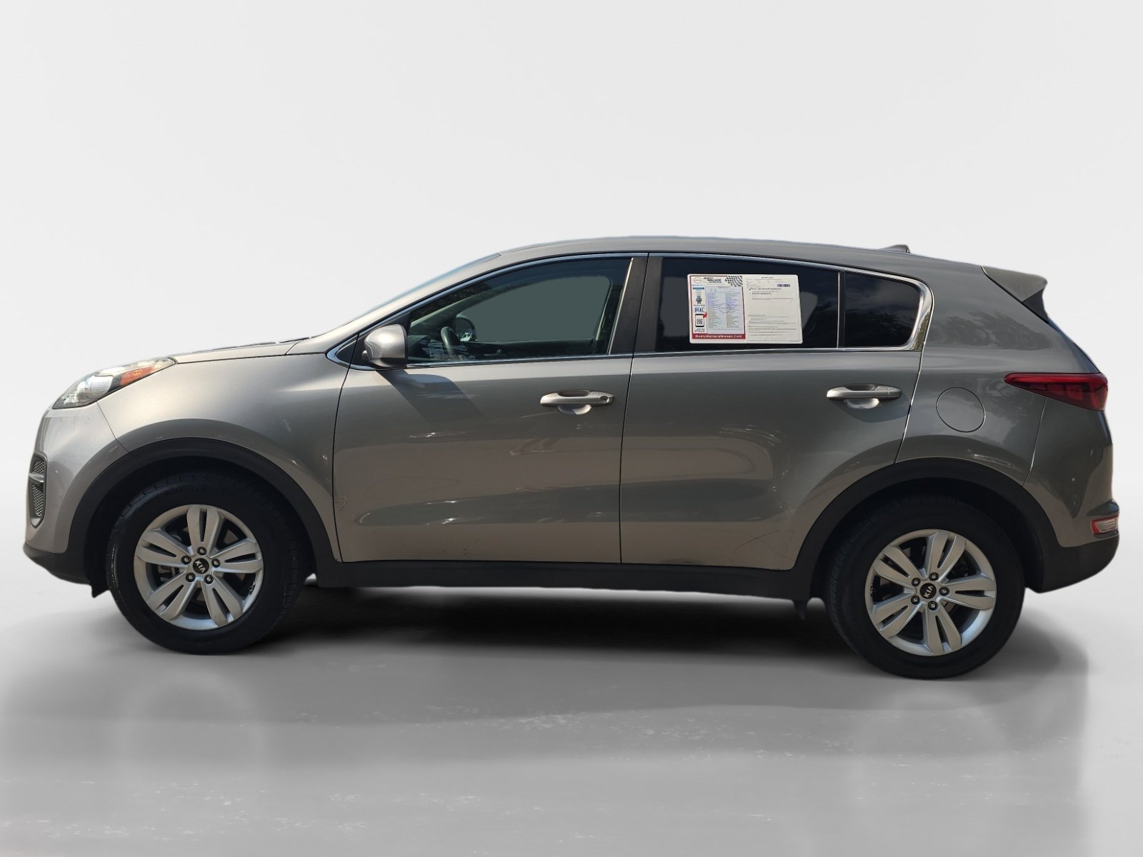 Used 2019 Kia Sportage LX FWD image 2