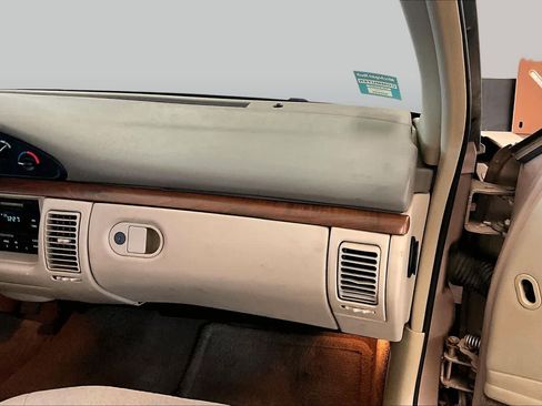 Used 1999 Oldsmobile 88 FWD image 17