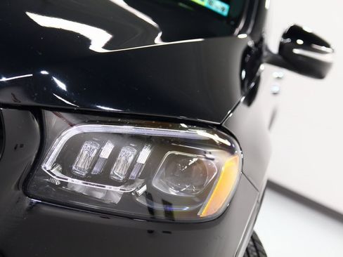 Used 2025 Mercedes-Benz GLS 450 4MATIC image 7