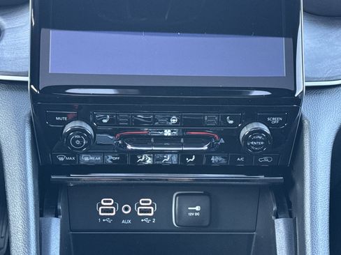 New 2025 Jeep Grand Cherokee Limited w/ MOPAR Finishing Package AWD/4WD image 18