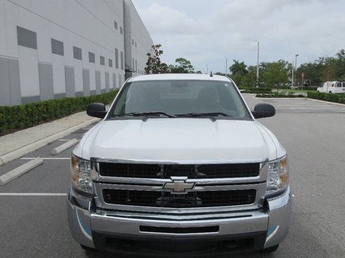 Used 2007 Chevrolet Silverado 2500 LT RWD image 9