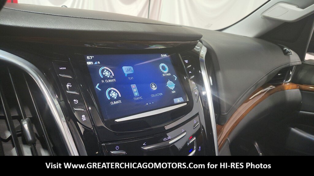 Used 2017 Cadillac Escalade ESV Luxury AWD/4WD image 35