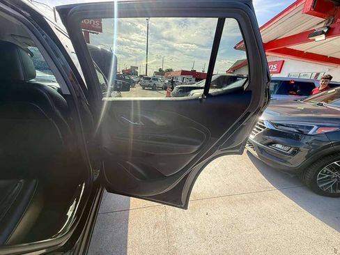 Used 2023 GMC Terrain SLT FWD image 16