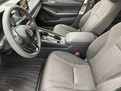 Used 2025 Honda Accord SE image 19