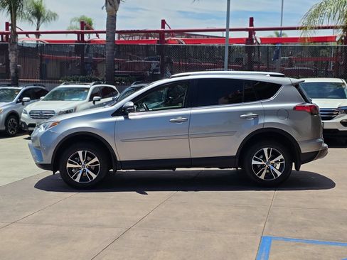 Used 2016 Toyota RAV4 XLE w/ Convenience Package FWD image 6