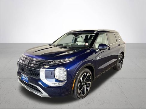 Used 2023 Mitsubishi Outlander SEL AWD/4WD image 2