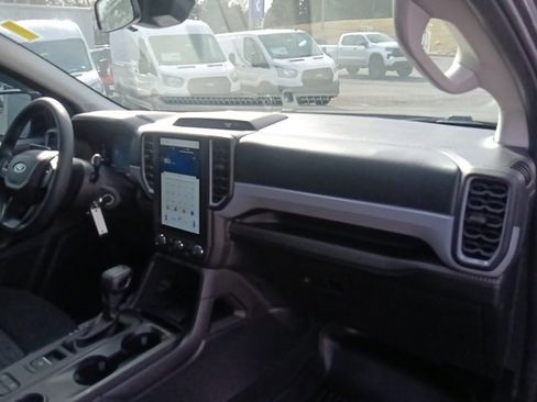 Used 2024 Ford Ranger XL image 32