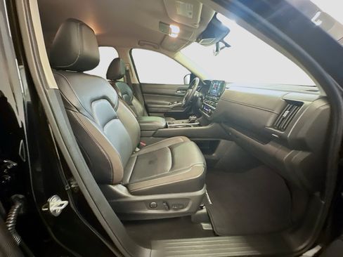 Used 2023 Nissan Pathfinder SL image 33