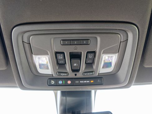 Used 2022 GMC Sierra 1500 Denali w/ Denali Premium Package AWD/4WD image 30