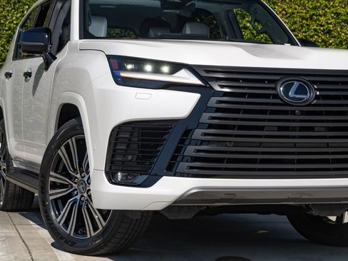 New 2026 Lexus LX 700h Luxury w/ Appearance Package AWD/4WD image 6