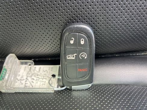 Certified 2020 Jeep Cherokee Limited AWD/4WD image 31