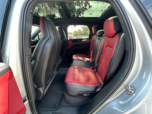 Certified 2026 Porsche Cayenne GTS AWD/4WD image 18