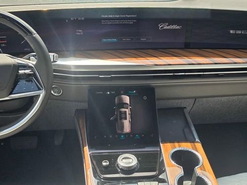 New 2026 Cadillac Escalade Platinum Sport AWD/4WD image 18
