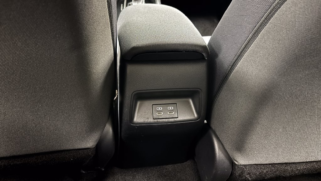 Used 2024 Toyota Corolla LE w/ LE Convenience Package FWD image 28