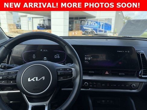 Used 2024 Kia Sportage EX image 7