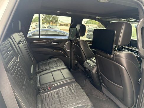 Used 2021 Cadillac Escalade Premium Luxury Platinum w/ Heavy-Duty Trailer Package RWD image 5