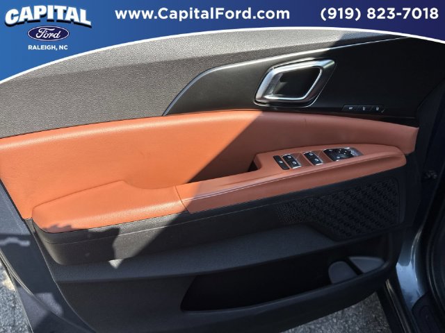 Used 2025 Kia Carnival SX FWD image 20
