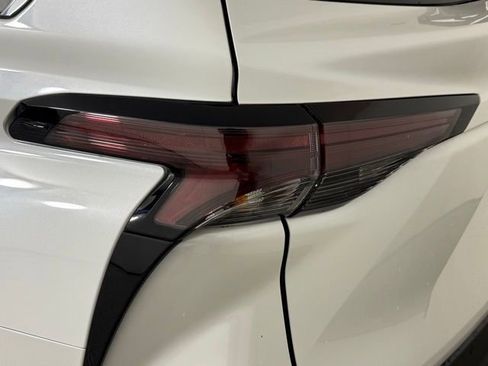 Used 2024 Toyota Sienna XLE FWD image 14