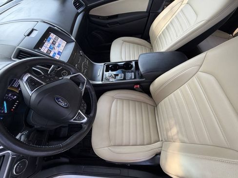 Used 2019 Ford Edge SEL w/ Equipment Group 201A FWD image 10