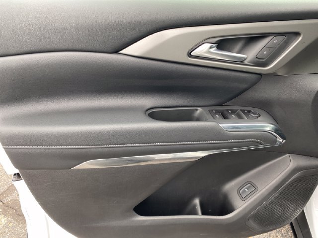 Certified 2025 Chevrolet Traverse LT w/ LPO, Floor Liner Package FWD image 17