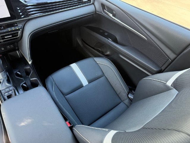Used 2026 Toyota Camry SE FWD image 17