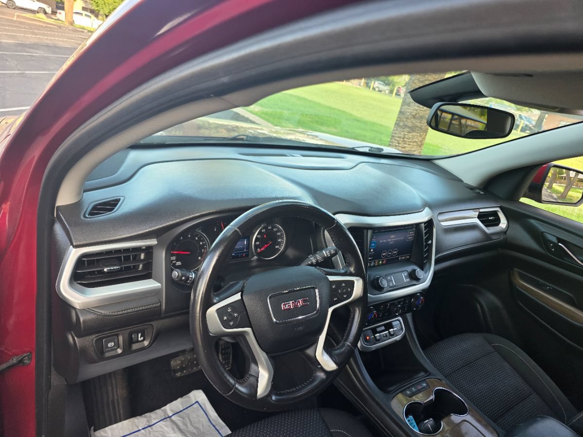 Used 2020 GMC Acadia SLE FWD image 17