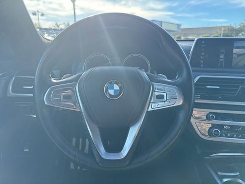 Used 2018 BMW 750i 750i w/ Luxury Rear Seating Package image 9