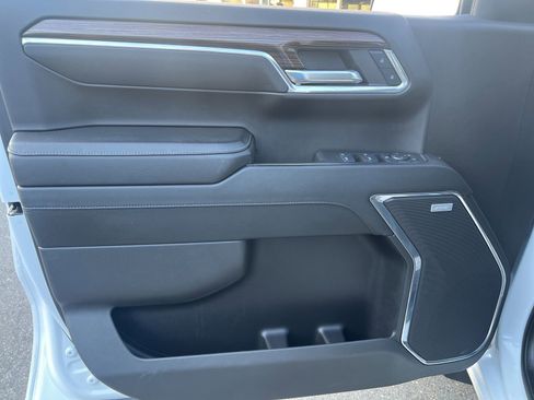 Used 2024 Chevrolet Silverado 1500 LT Trail Boss w/ Convenience Package II image 16