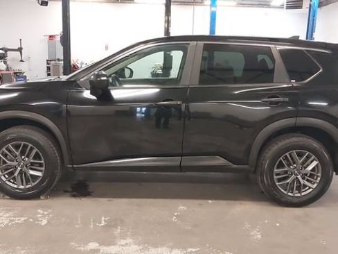 Used 2023 Nissan Rogue S AWD/4WD image 38
