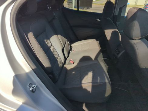 Used 2018 Chevrolet Equinox LT FWD image 32