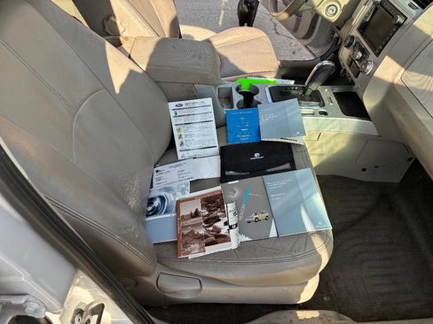 Used 2010 Mercury Mariner Premier image 13