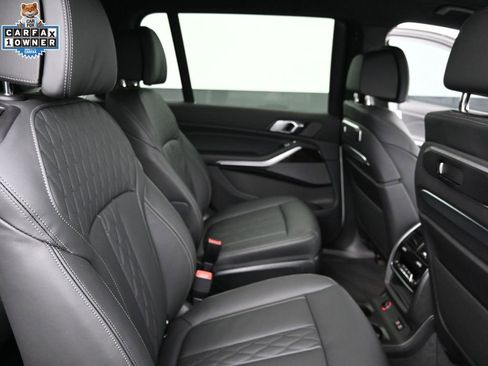 Certified 2025 BMW X7 xDrive40i w/ Executive Package image 25