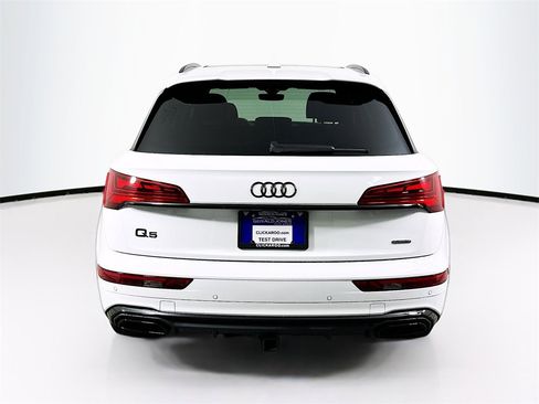Certified 2024 Audi Q5 2.0T Premium w/ Summer of Audi Package image 15