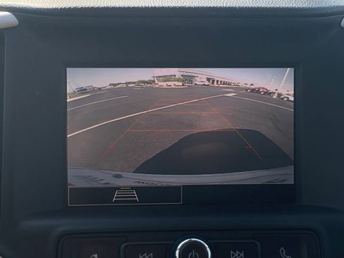 Used 2023 GMC Terrain SLE w/ Driver Convenience Package FWD image 13