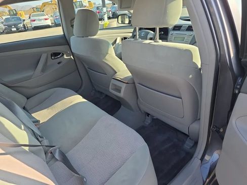 Used 2011 Toyota Camry LE FWD image 14