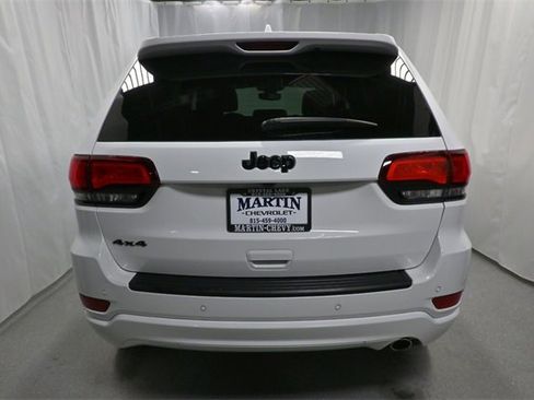 Used 2022 Jeep Grand Cherokee Laredo X image 4