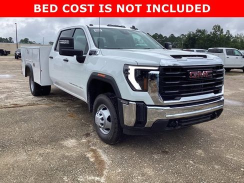 New 2025 GMC Sierra 3500 Pro w/ Convenience Package image 3