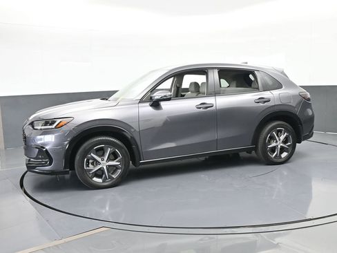Used 2023 Honda HR-V EX-L image 2