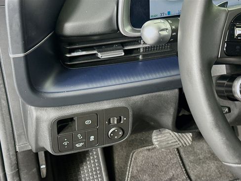 Used 2024 Hyundai Ioniq 6 SE RWD image 17