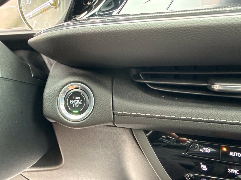 Used 2023 Buick Envision Essence w/ Technology Package I AWD/4WD image 32
