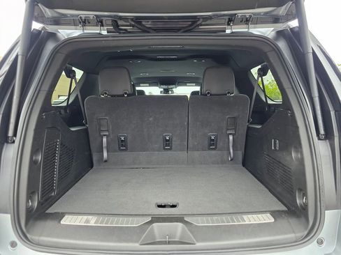 Used 2025 Chevrolet Suburban Z71 AWD/4WD image 12