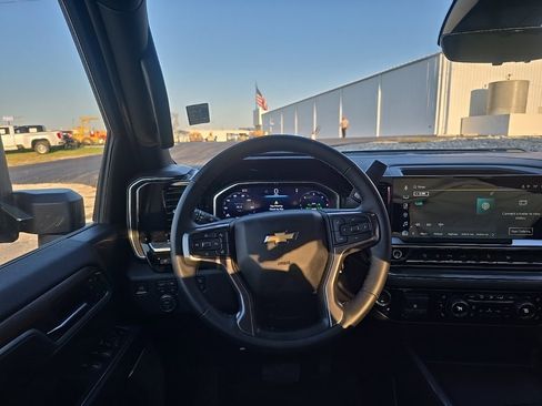 Used 2025 Chevrolet Silverado 3500 High Country w/ High Country Premium Package image 2