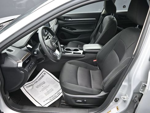 Used 2023 Nissan Altima 2.5 SV image 11