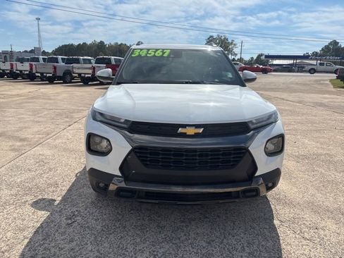 Used 2022 Chevrolet TrailBlazer ACTIV w/ Sun and Liftgate Package image 3