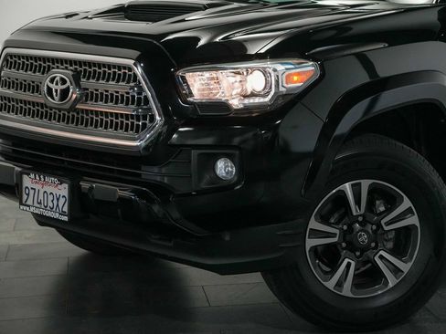 Used 2017 Toyota Tacoma TRD Sport RWD image 10