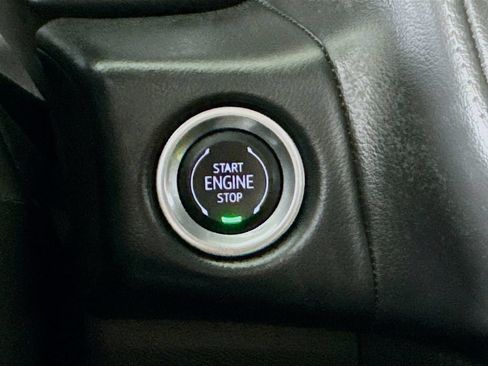 Used 2024 Chevrolet Tahoe Z71 w/ Luxury Package AWD/4WD image 39