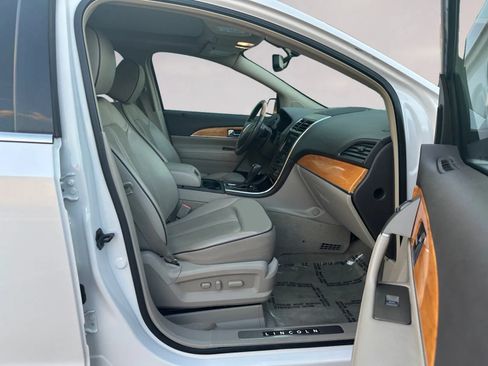 Used 2015 Lincoln MKX FWD w/ Equipment Group 102A image 37